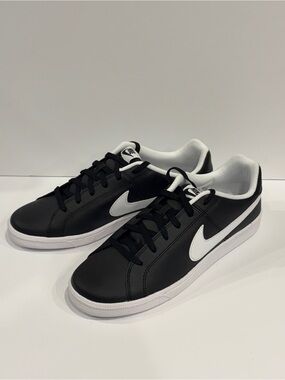Nike Men's Court Royale Black and White Low-Top Sneakers